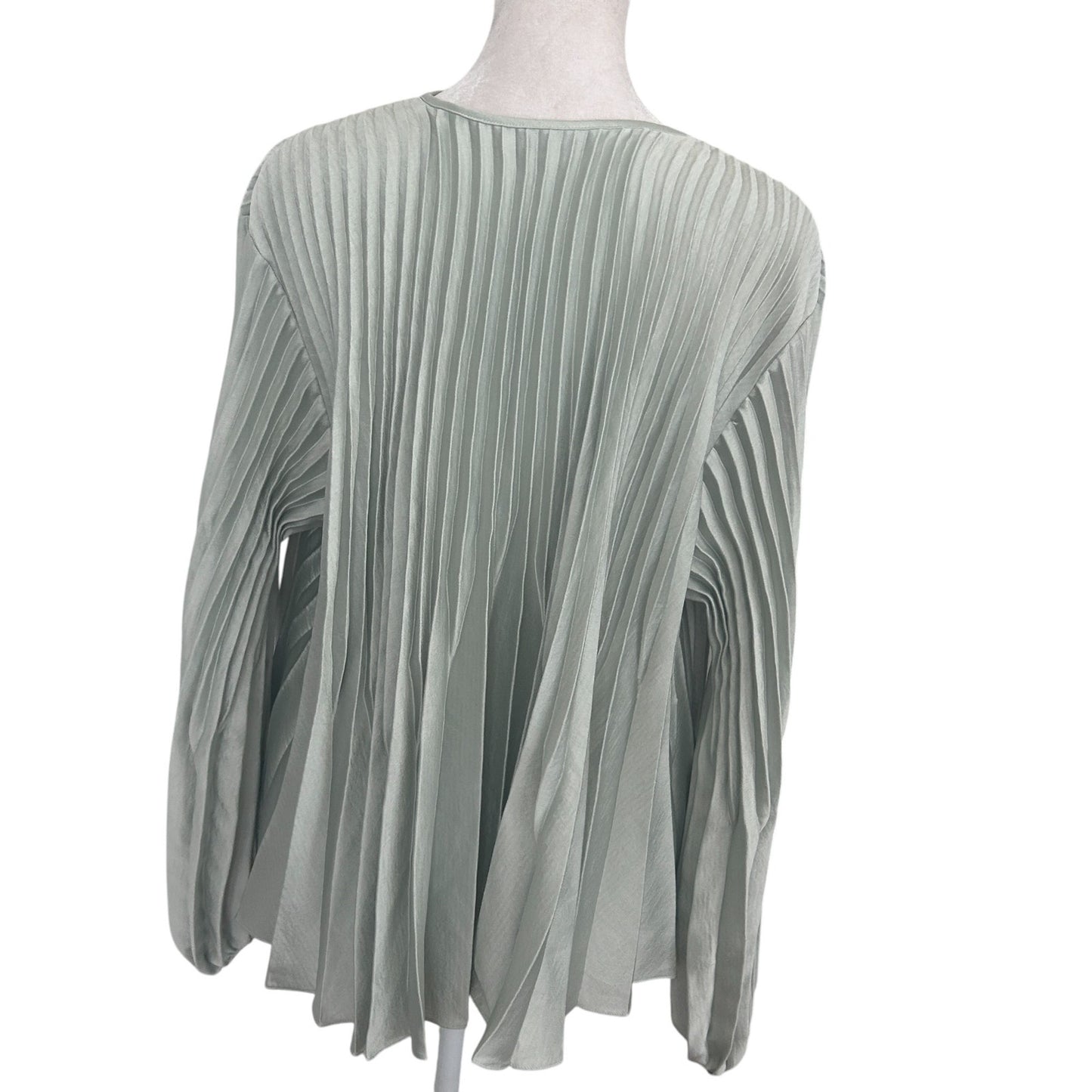 Vince Light Green Pleated Long Sleeve V-Neck Flowy Blouse Womens Size Medium