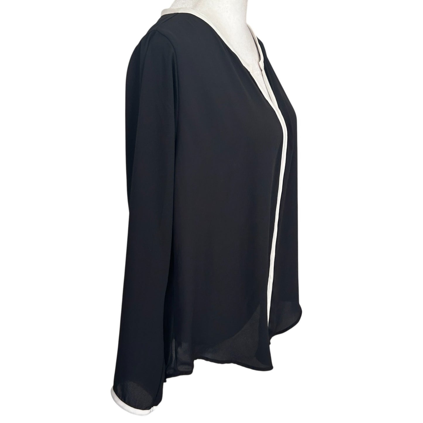 Veronica M. Black and Ivory V-Neck Classic Top Blouse Womens Size Small