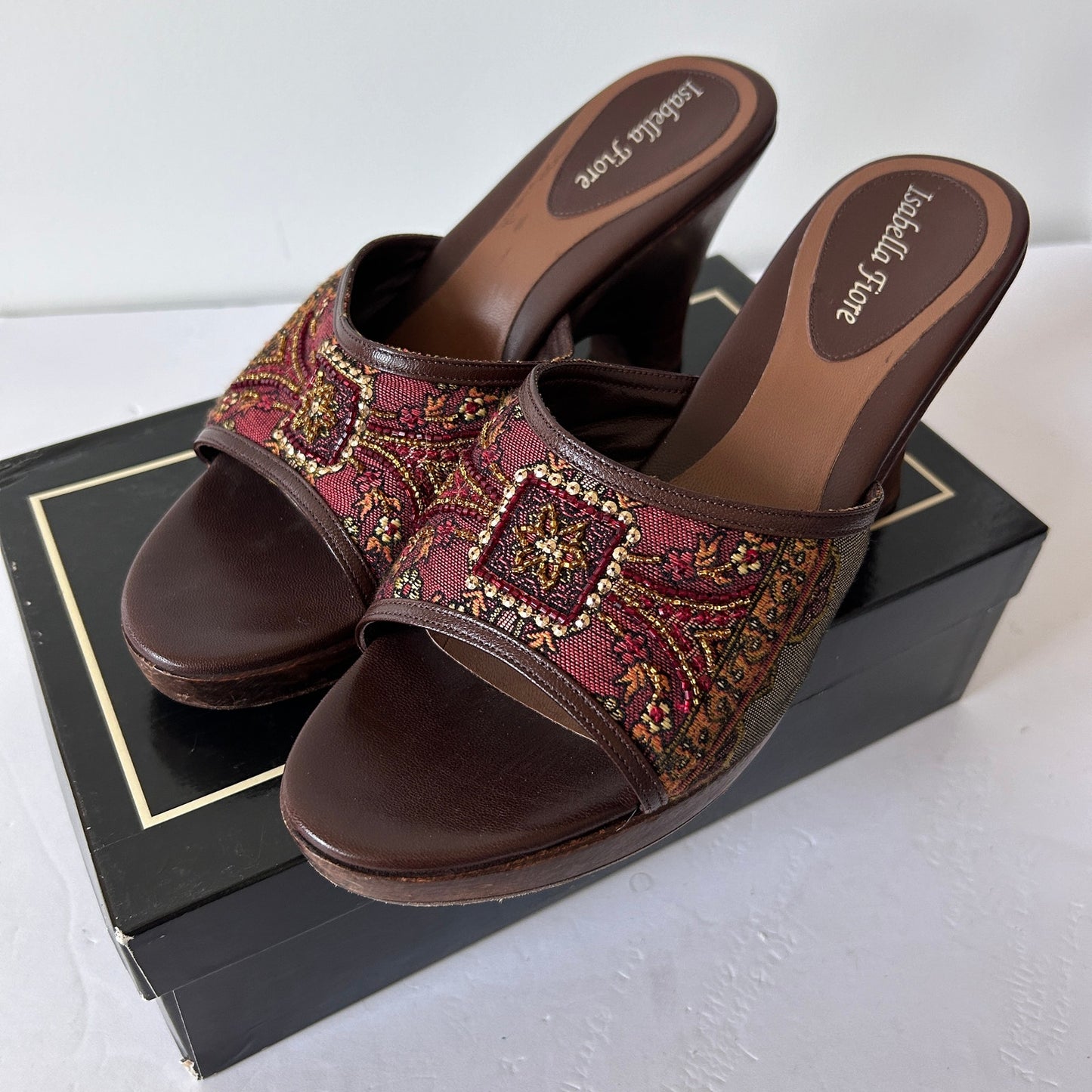 Isabella Fiore Blaze Beaded Wooden Heeled Slide Sandals Womens Size 10.5