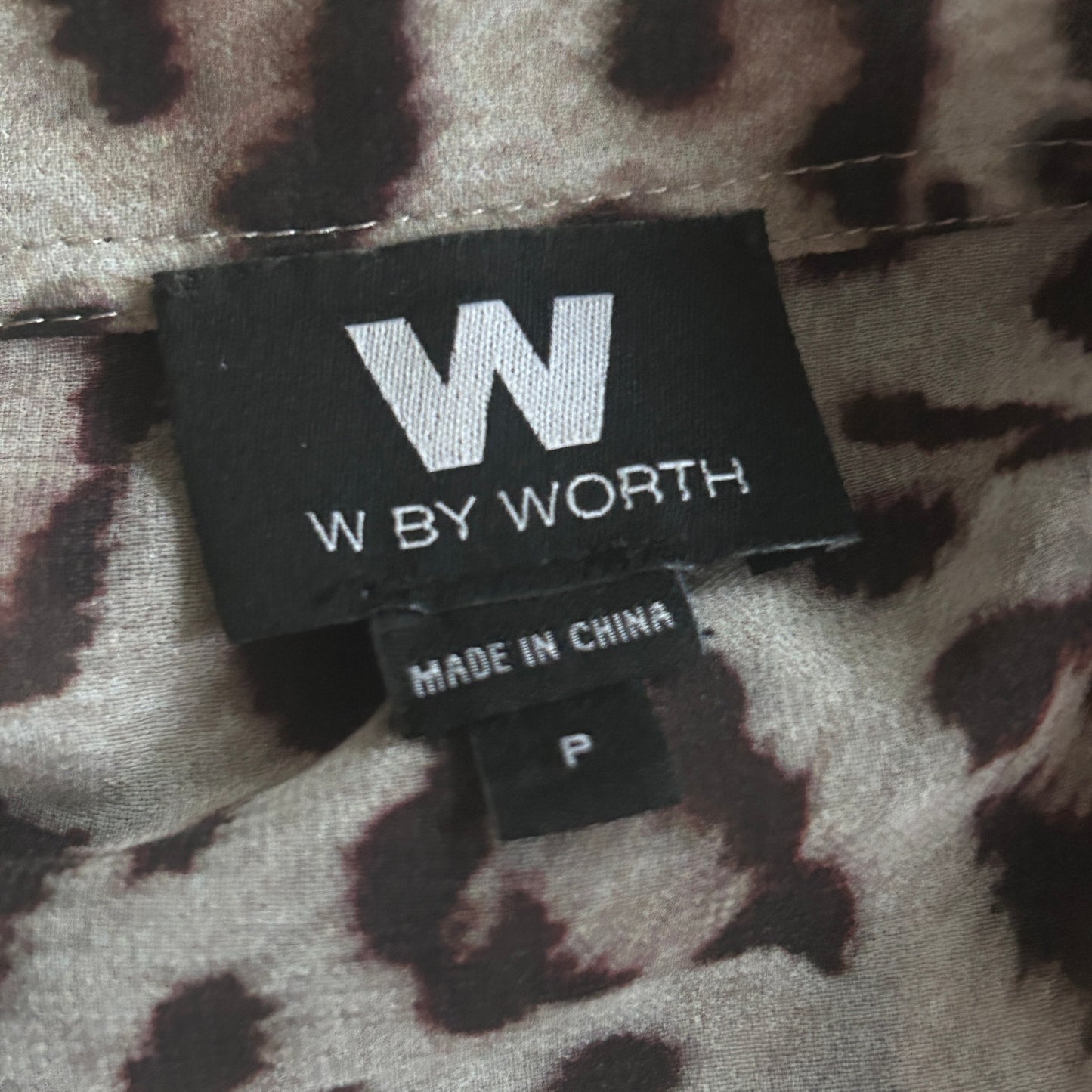 W by Worth Cheetah Animal Print V-Neck Tunic Blouse Womens Size Small