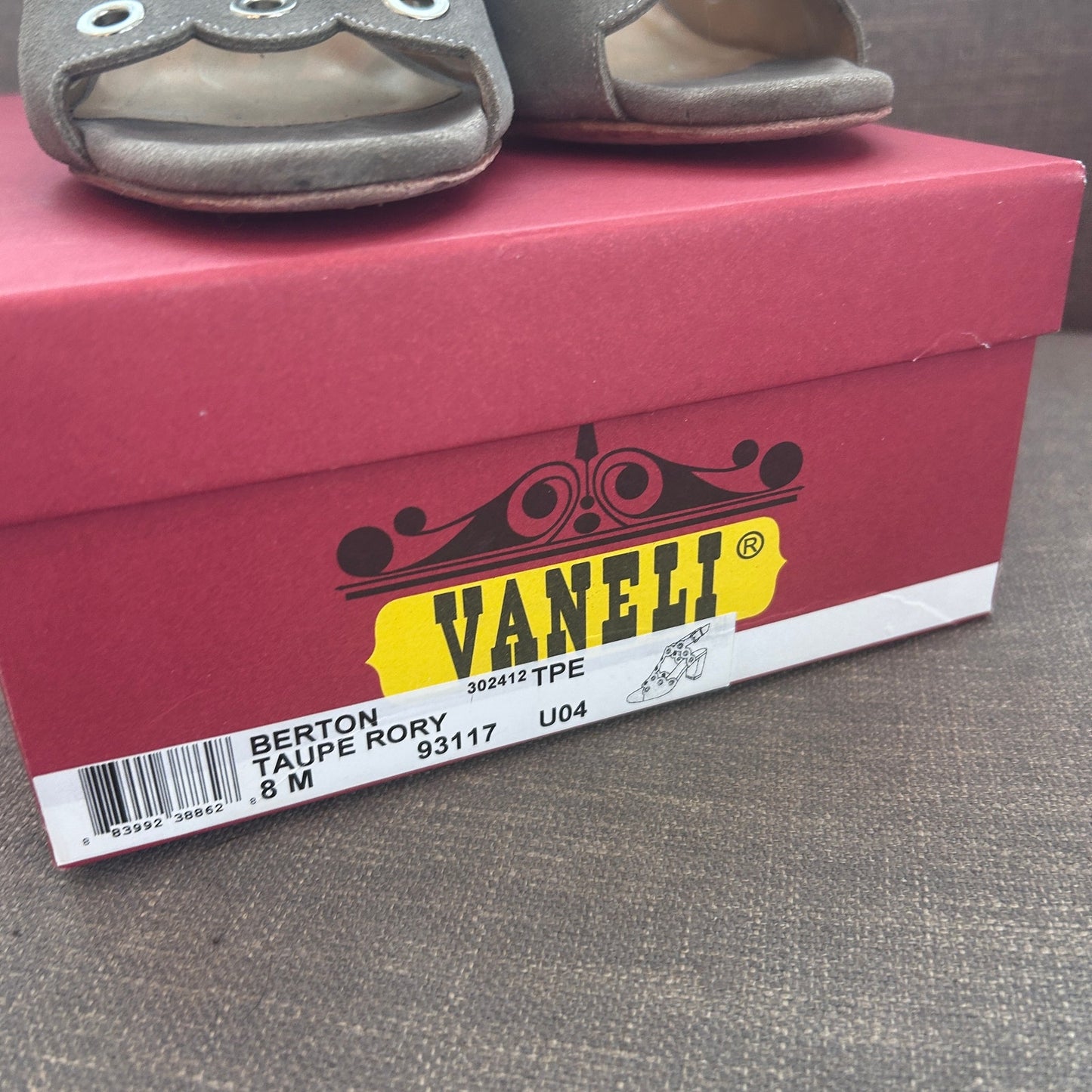 VANELi Berton Taupe Rory Chunky Heel Ankle Strap Scalloped Shoes Womens Size 8