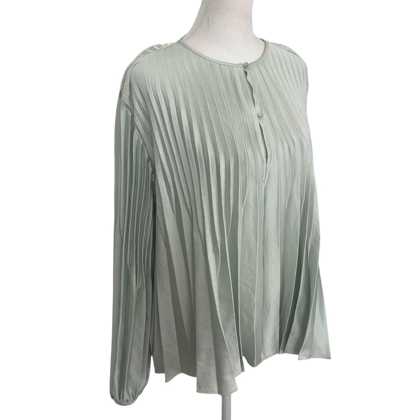 Vince Light Green Pleated Long Sleeve V-Neck Flowy Blouse Womens Size Medium