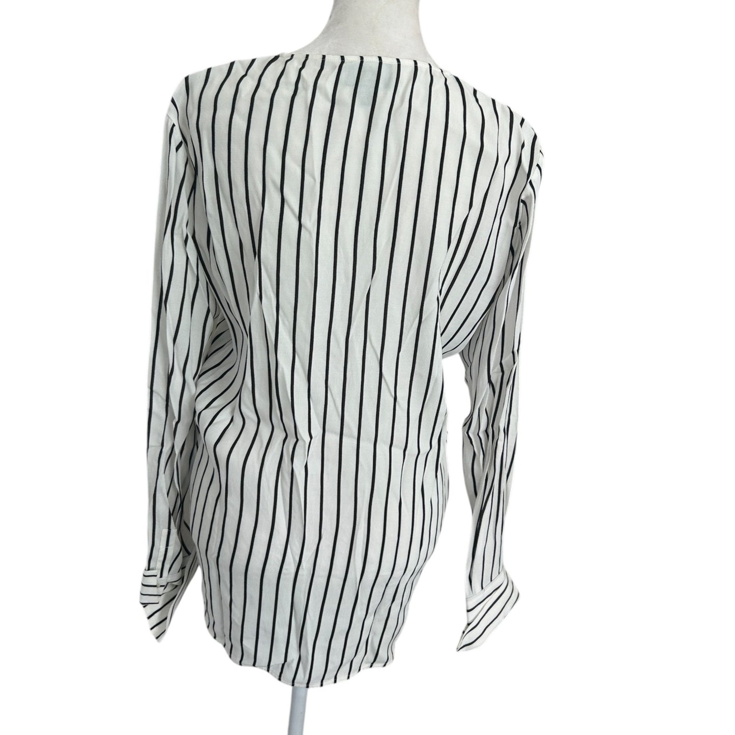 W by Worth Ivory and Black V-Neck Classic Minimalist Top Blouse Womens Size 4