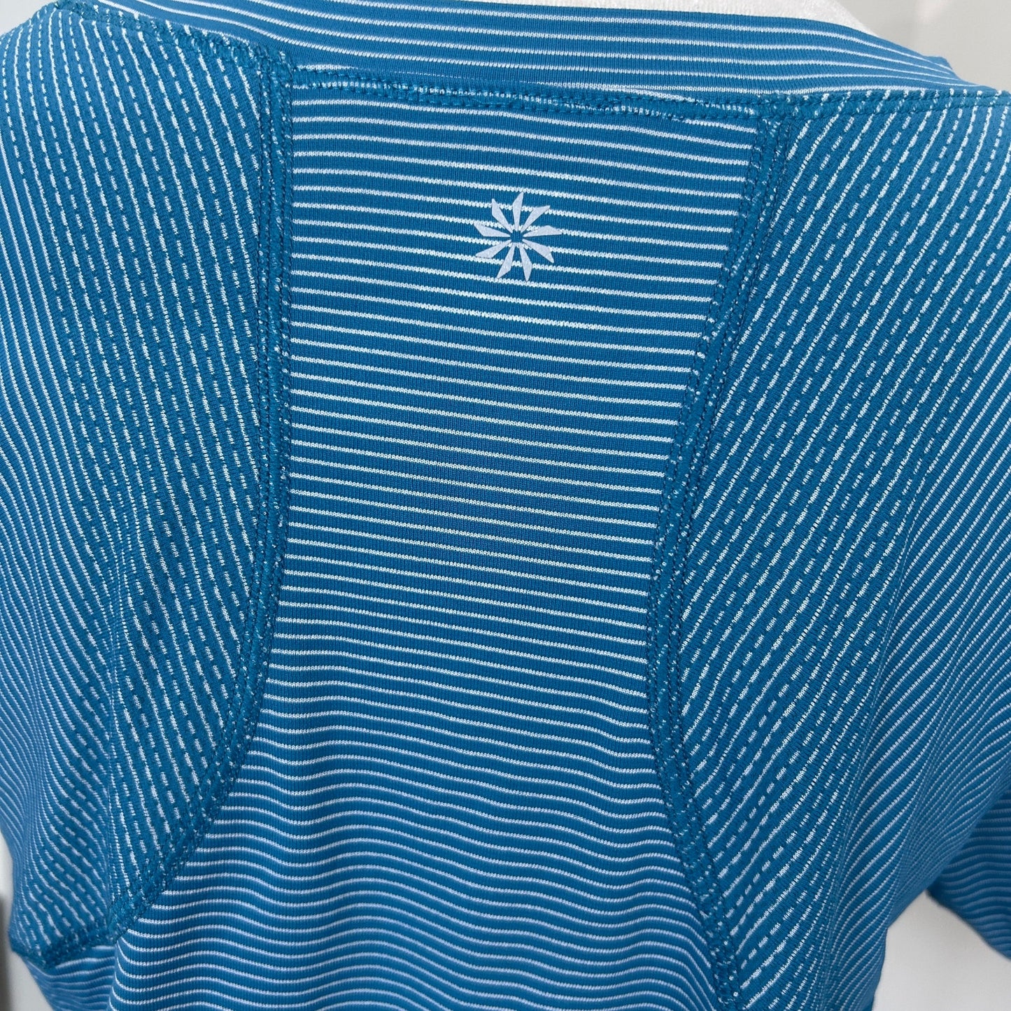 Athleta Teal Mini Stripe Momentum Seamless Short Sleeve Tee Womens Size Medium
