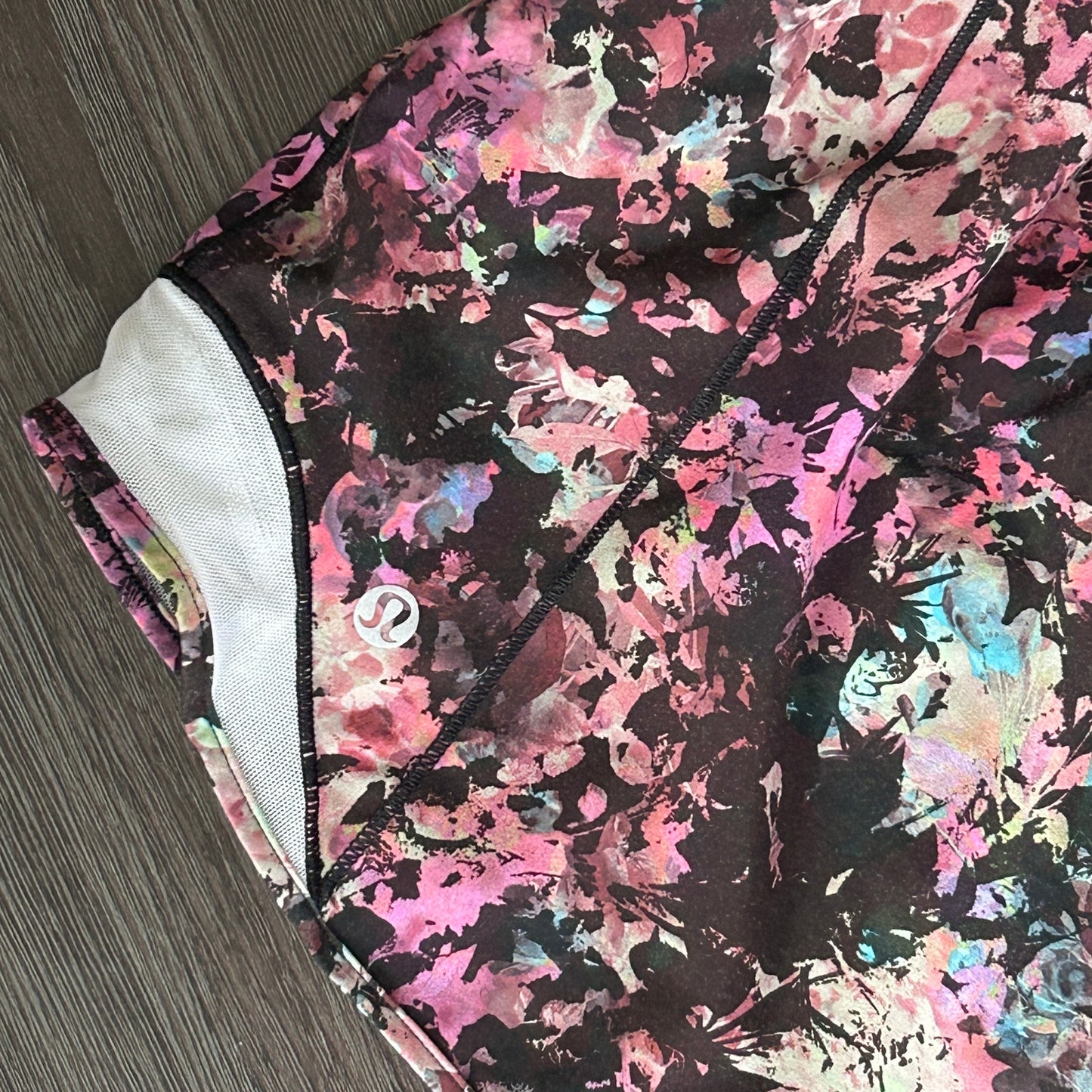 Lululemon Black Floral Hotty Hot High-Rise Lined Short 4" Womens Size 8