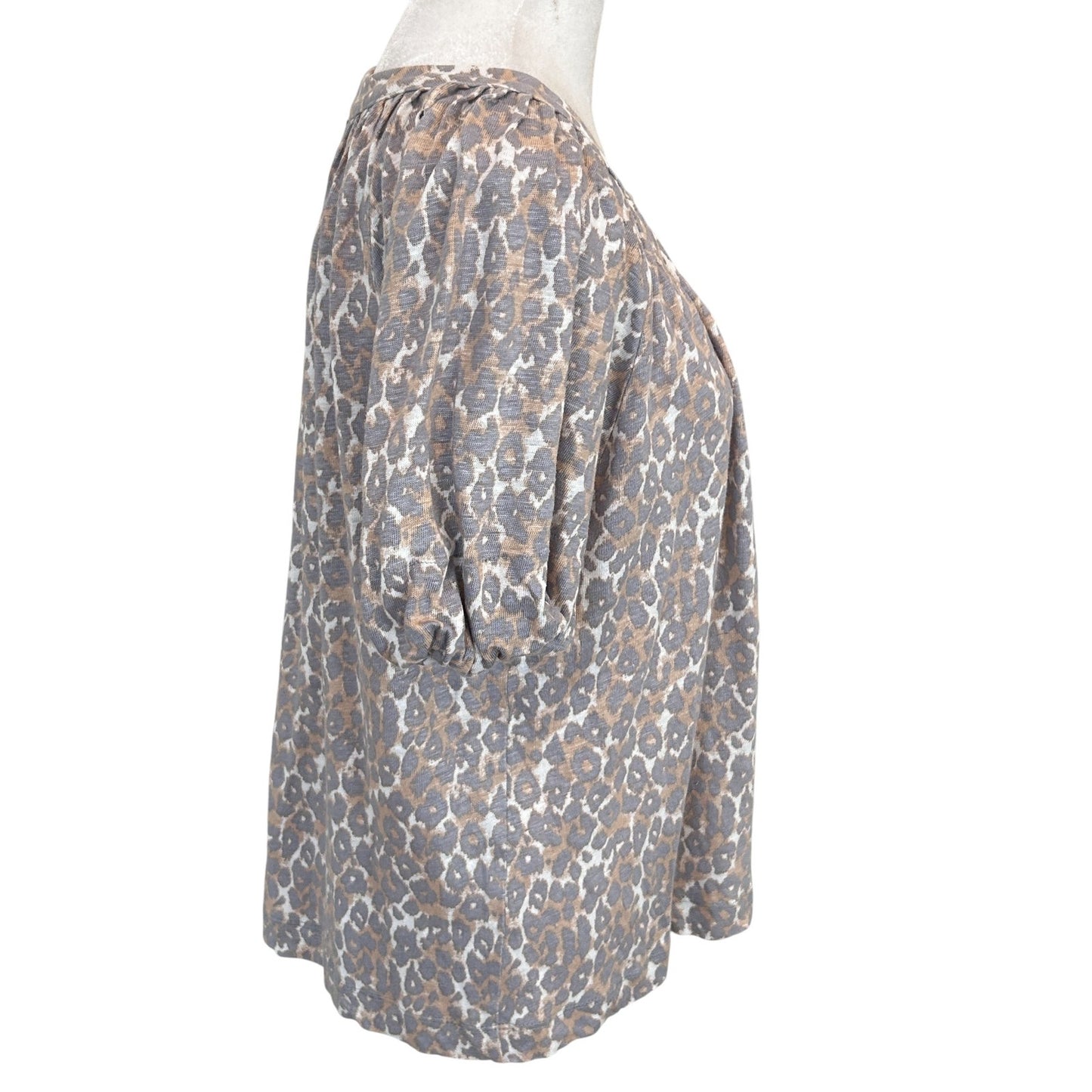 Maeve Anthropologie Gray, Tan Cheetah Short Sleeve Linen Top Womens Size Medium