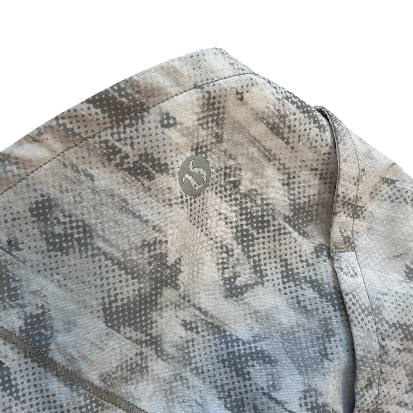 Lululemon Gray and White Camo Speed Up High Rise Lined Short Womens Size 6 Tall