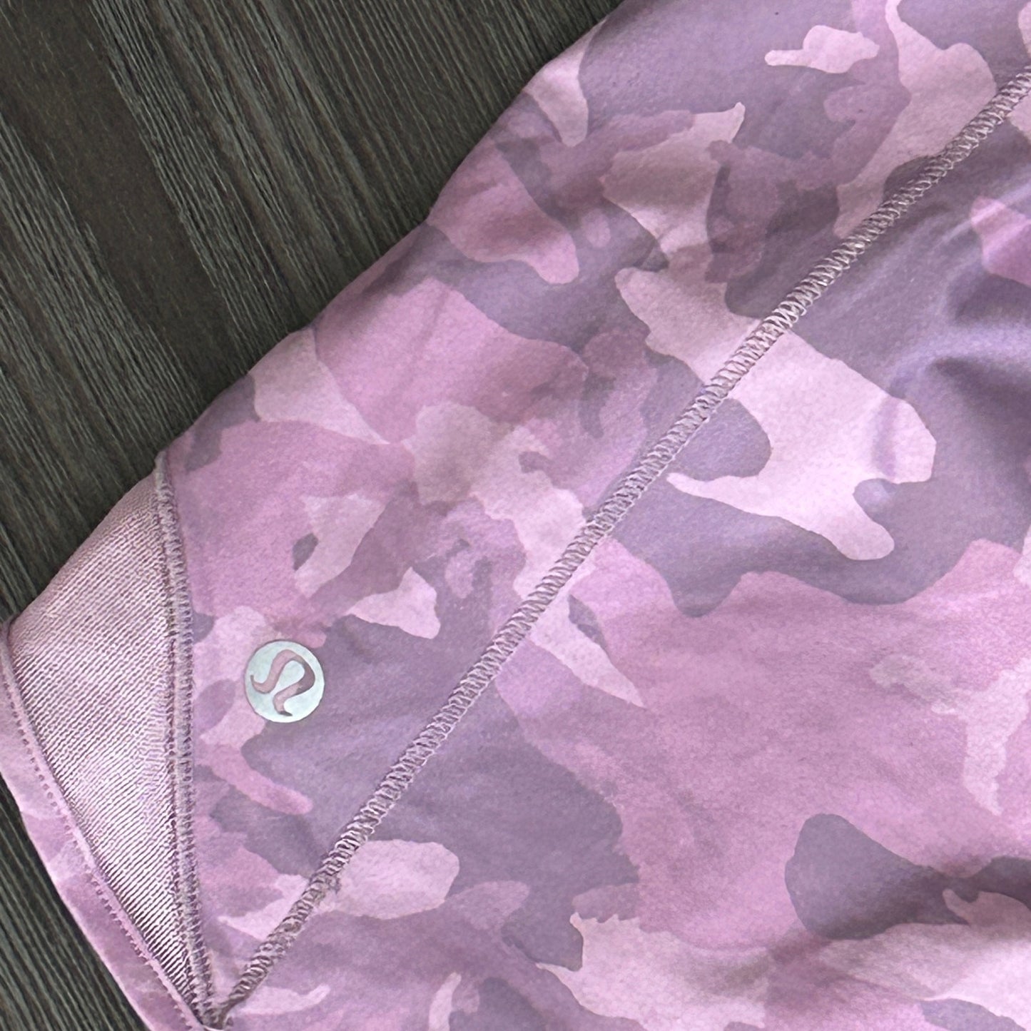 Lululemon Purple Camo Hotty Hot High-Rise Lined Short 4" Womens Size 8 Tall