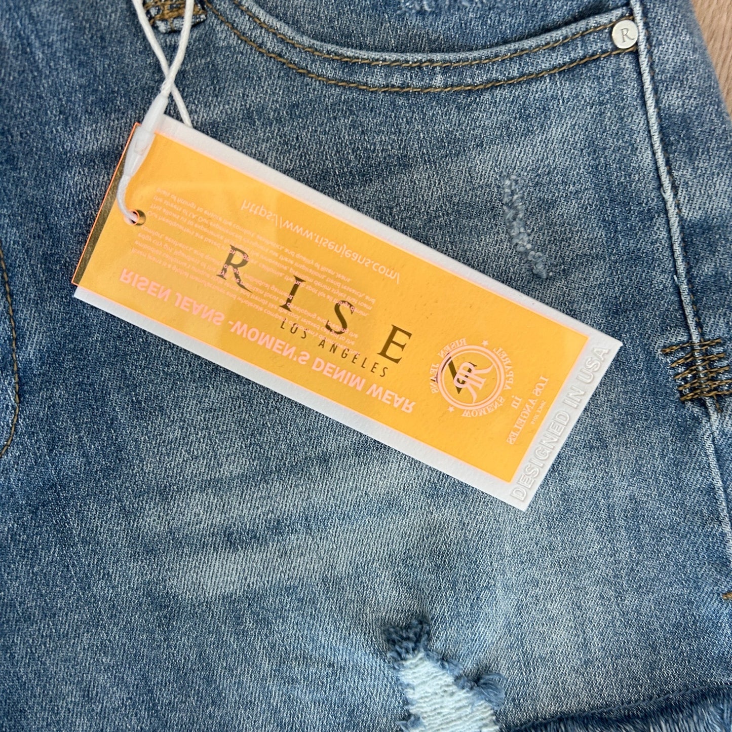 Risen Los Angeles Medium Wash Cut-Off Denim Shorts Womens Size 7 / 28 NWT