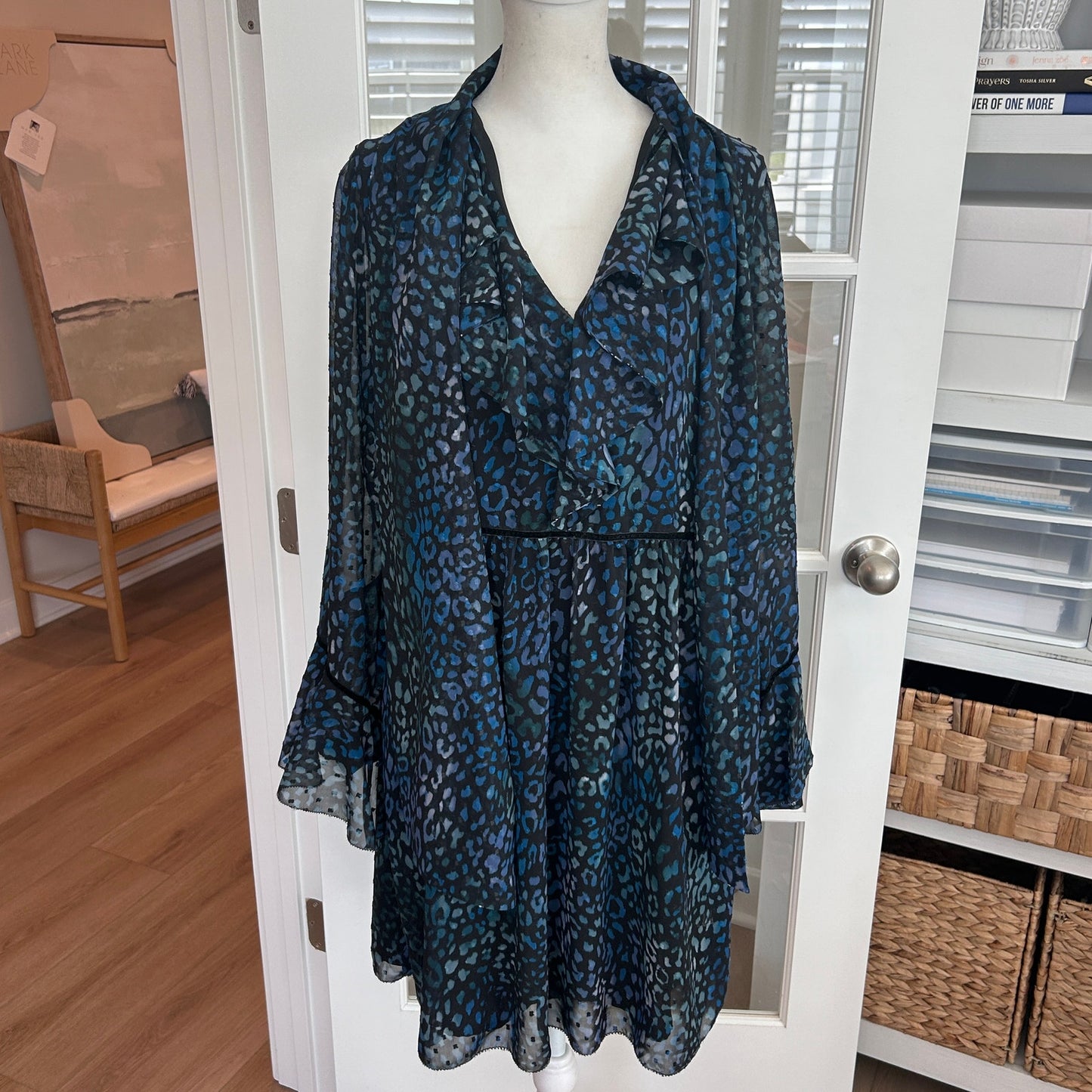 Laundry by Shelli Segal Blue Black Cheetah V-Neck Ruffled Dress Womens Size 8