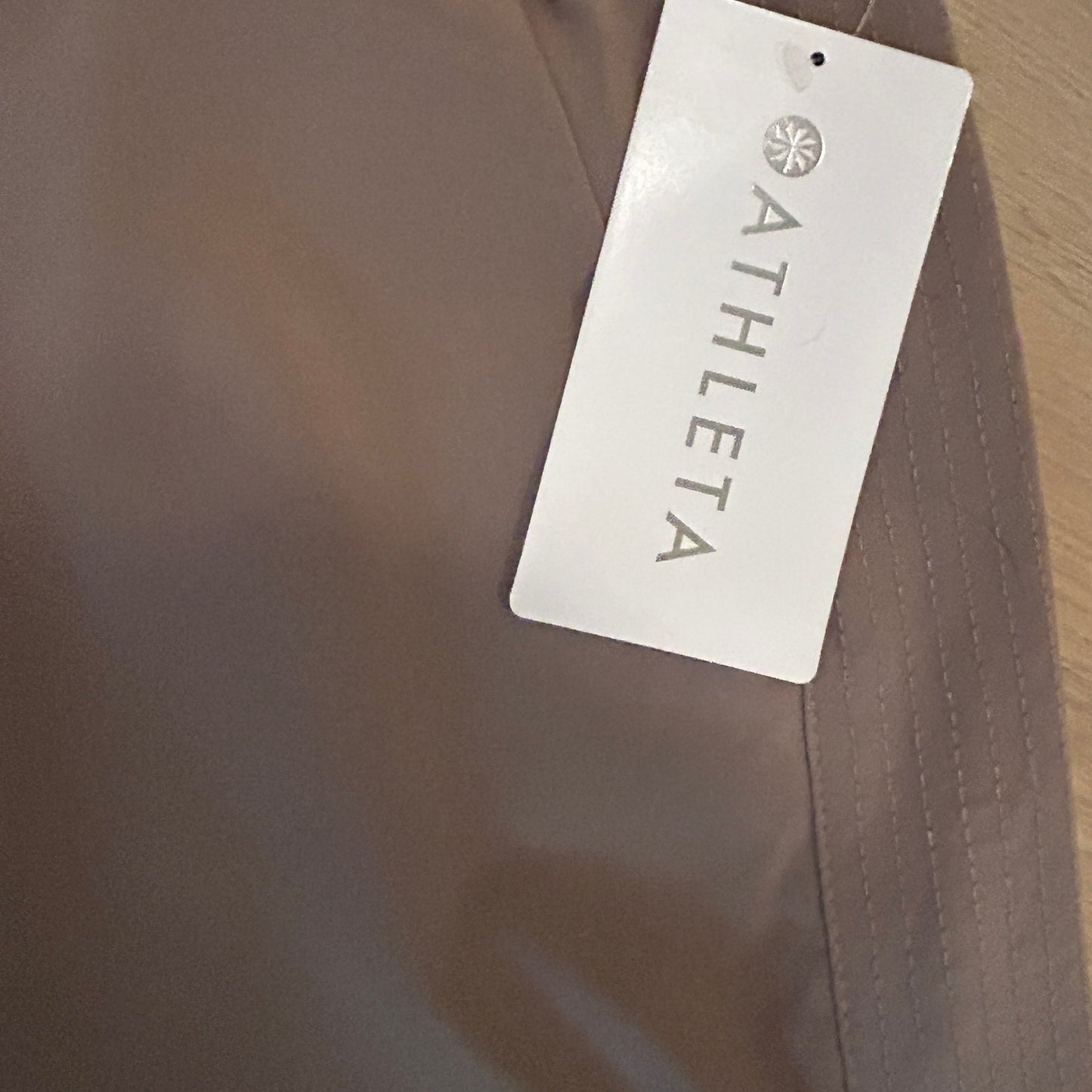 Athleta NWT Taupe Avenue Wide Leg Crop Pant Womens Size 4 P NEW