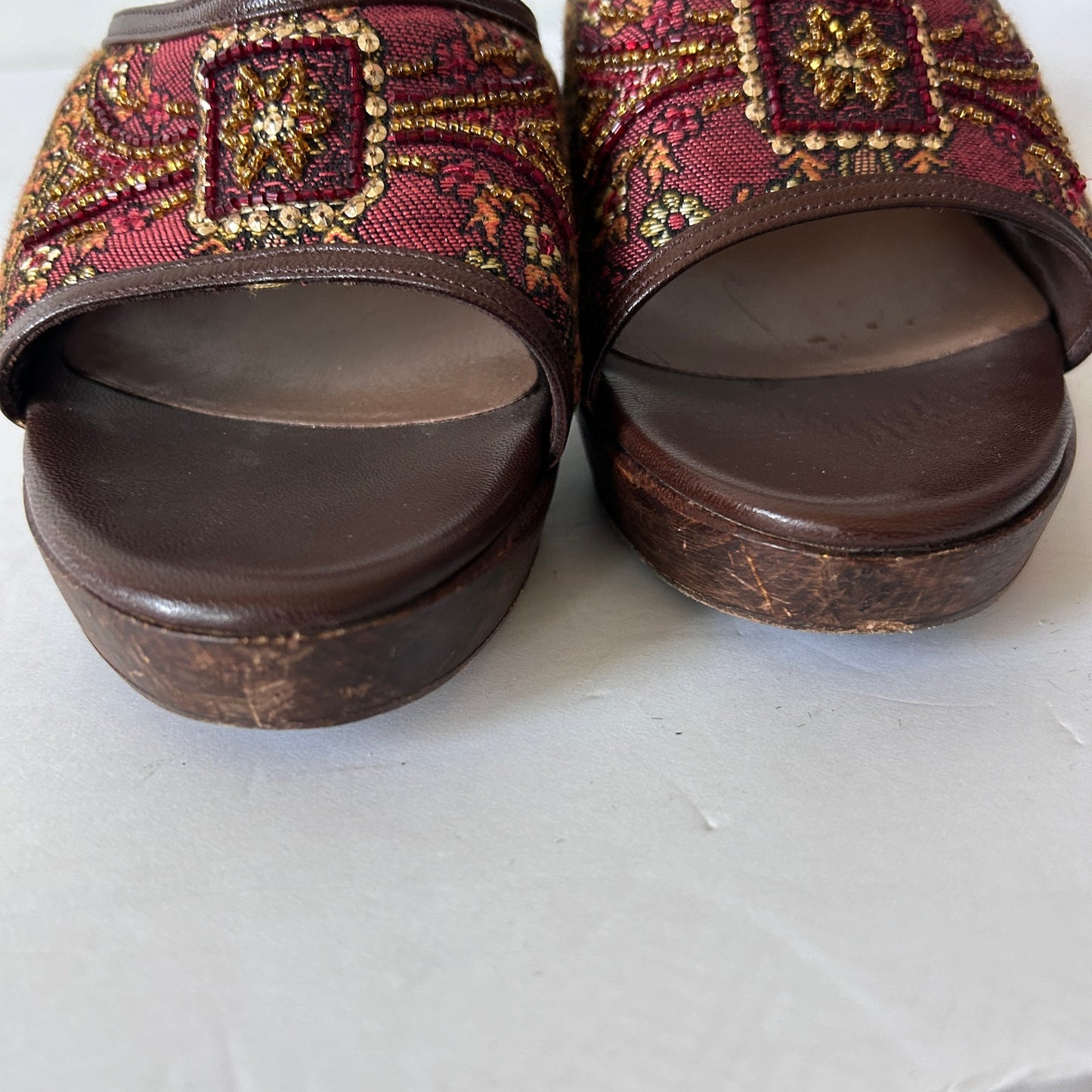 Isabella Fiore Blaze Beaded Wooden Heeled Slide Sandals Womens Size 10.5