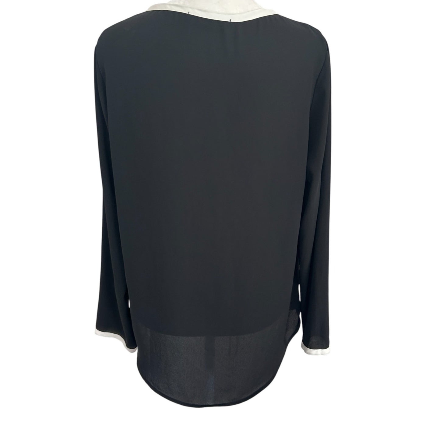 Veronica M. Black and Ivory V-Neck Classic Top Blouse Womens Size Small