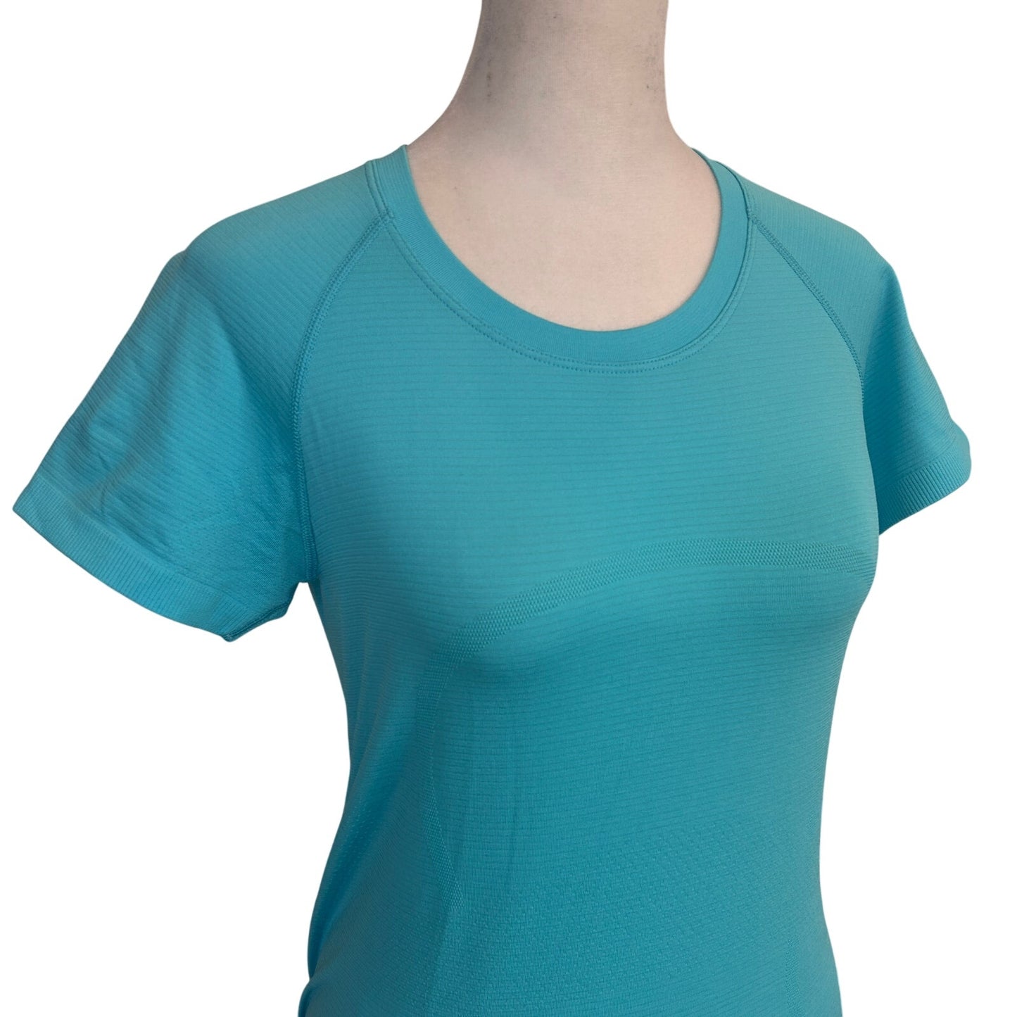 Lululemon Aqua Blue Swiftly Tech Short Sleeve 2.0 Women's Size 6