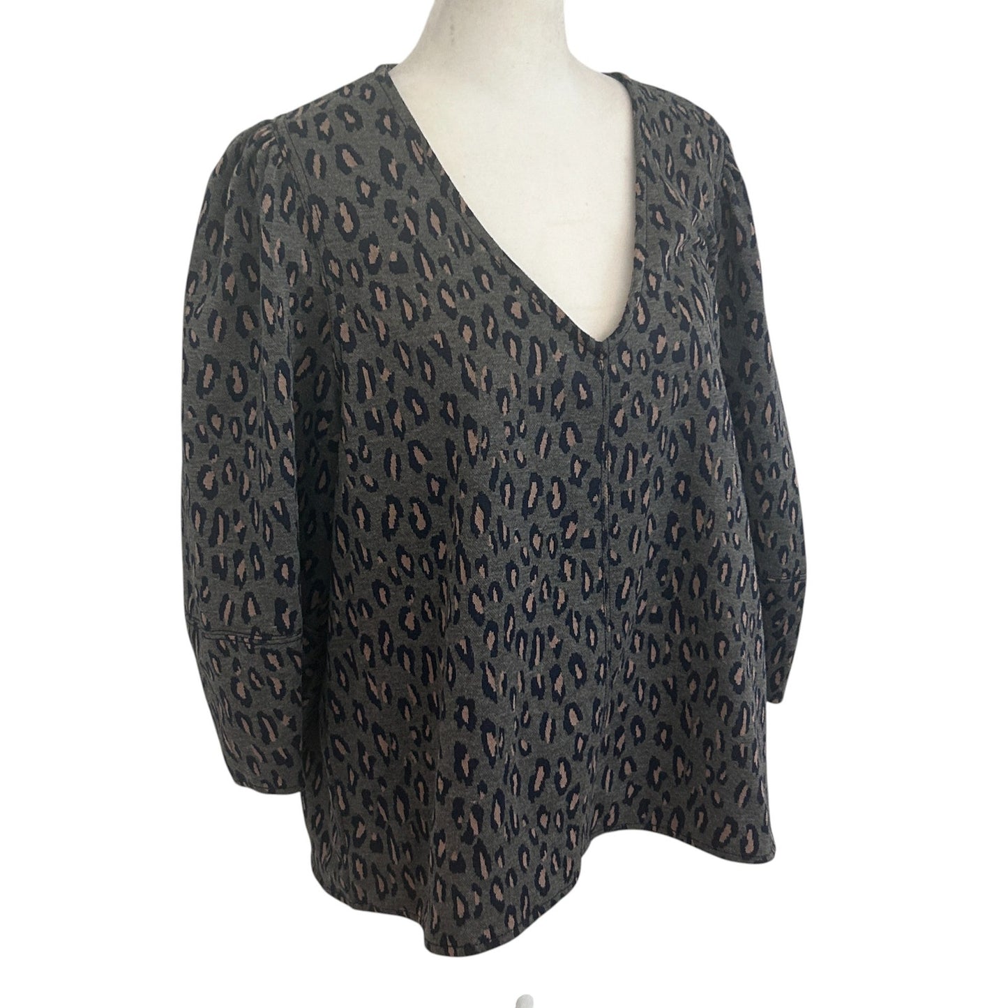 Anthropologie Current Air Gray Animal Print V-Neck Knit Top Womens Size Large