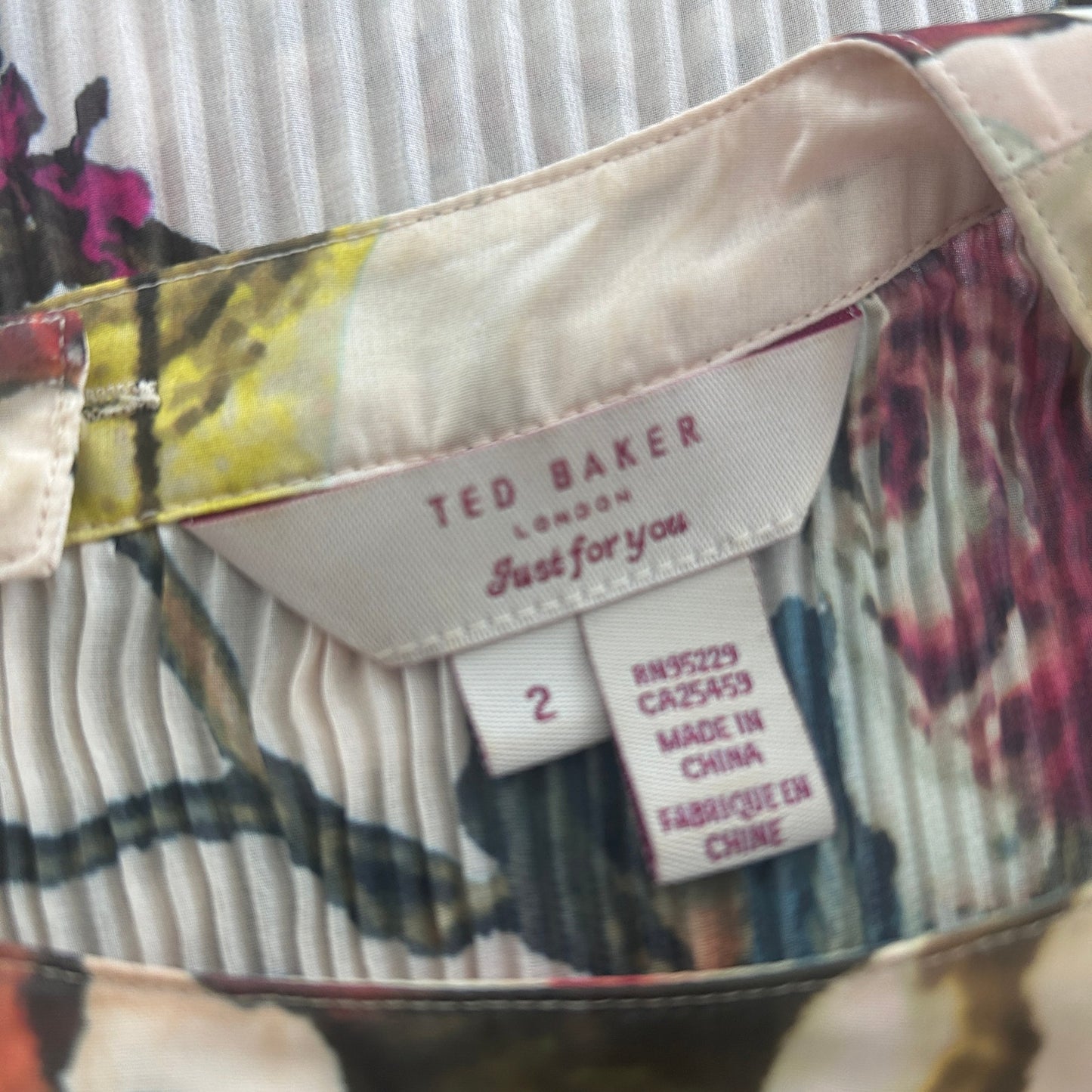 Ted Baker London Floral Pleated Short Sleeve Flowy Blouse Womens Size 2
