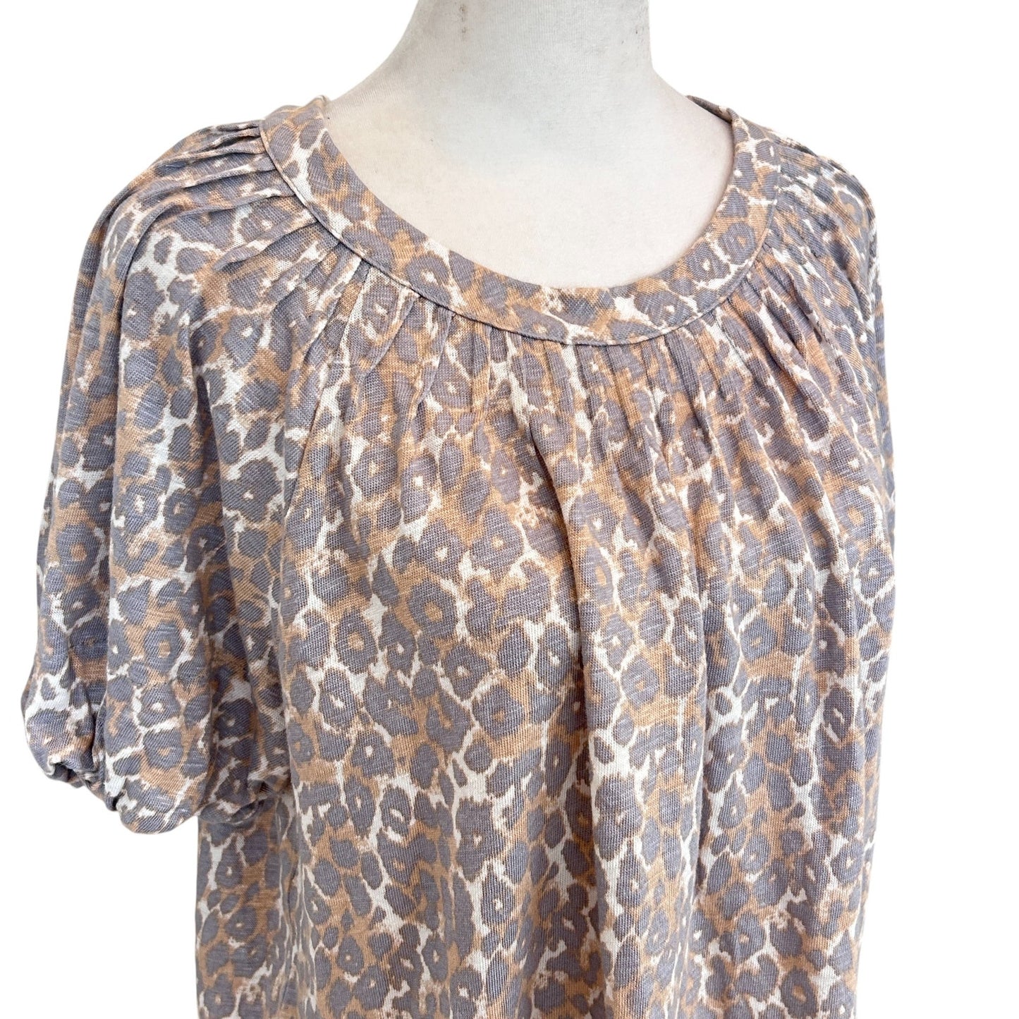 Maeve Anthropologie Gray, Tan Cheetah Short Sleeve Linen Top Womens Size Medium