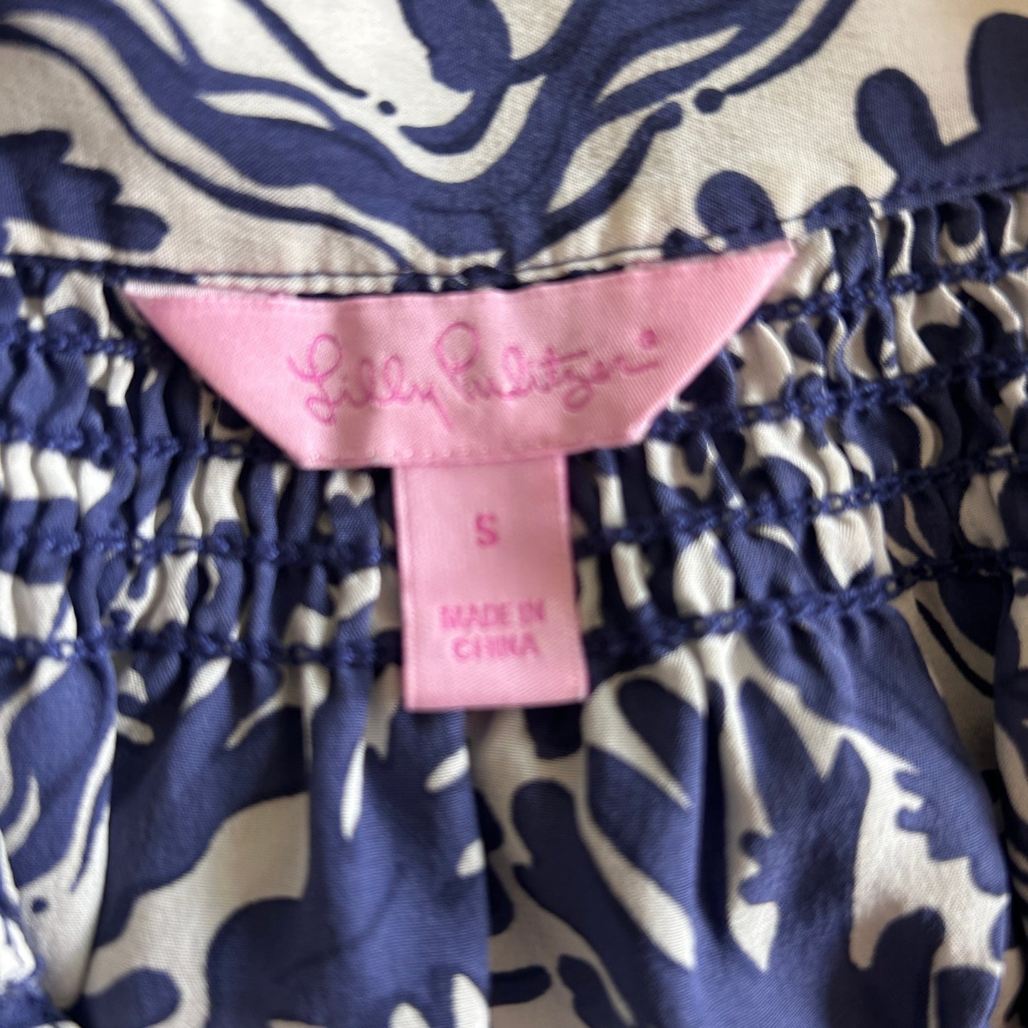 Lilly Pulitzer Elsa Silk Top Navy Blue and White Coral Design Beachy Size Small