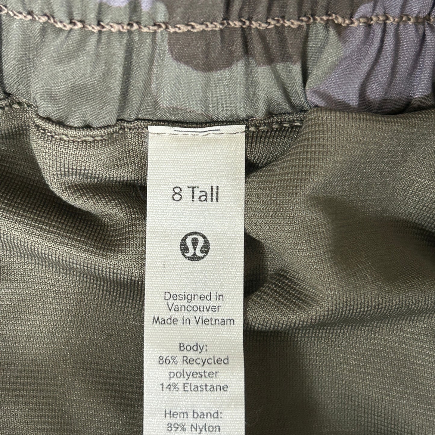 Lululemon Green, Purple Camo Hotty Hot High-Rise Short 4" Womens Size 8 Tall