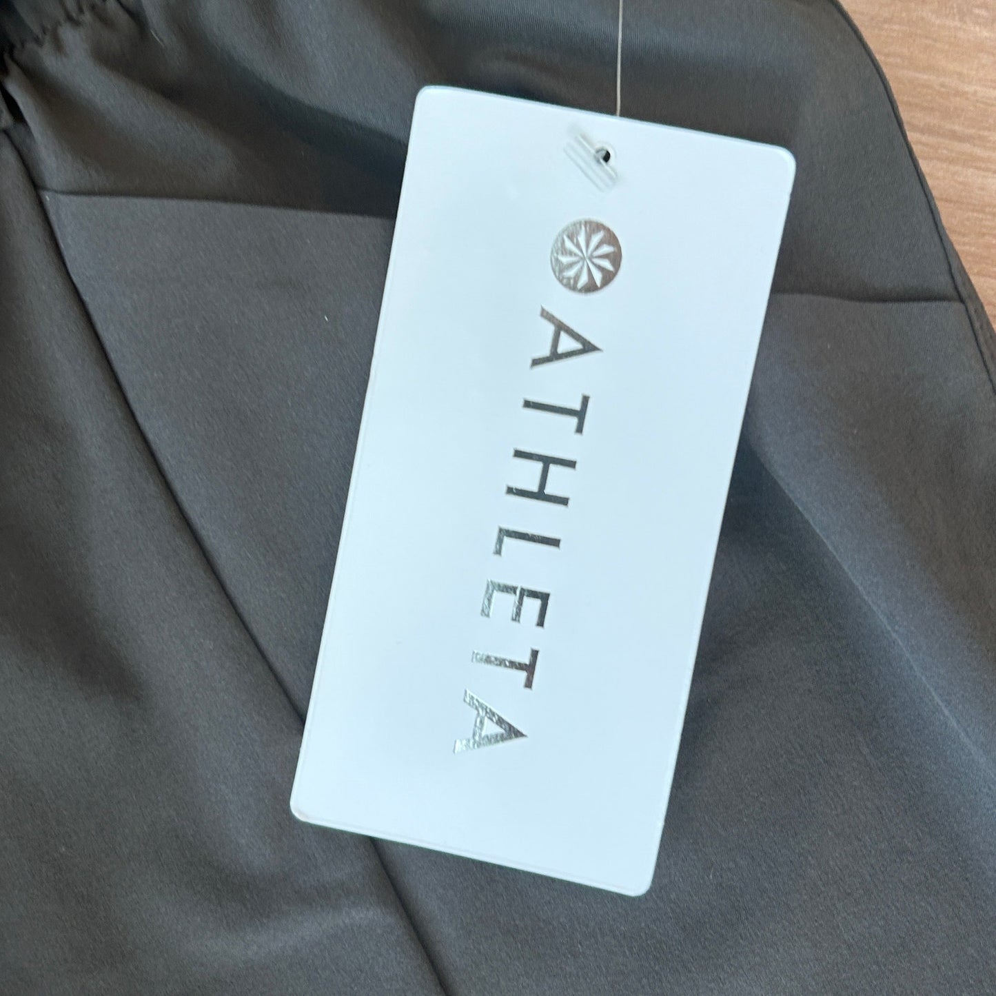 Athleta NWT Gray Cropped Skyline Pant Womens Size 4 NEW