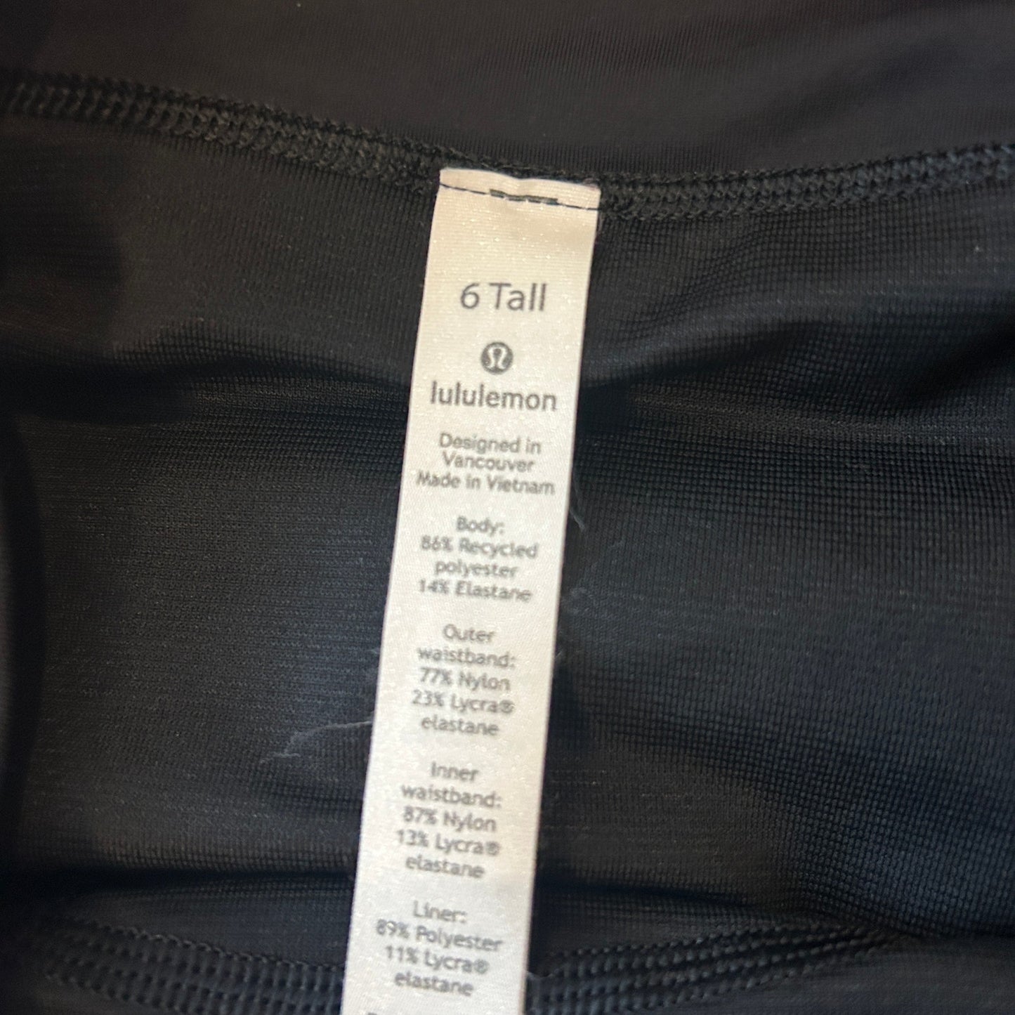 Lululemon Black and White Speed Up High Rise Lined Short Womens Size 6 Tall