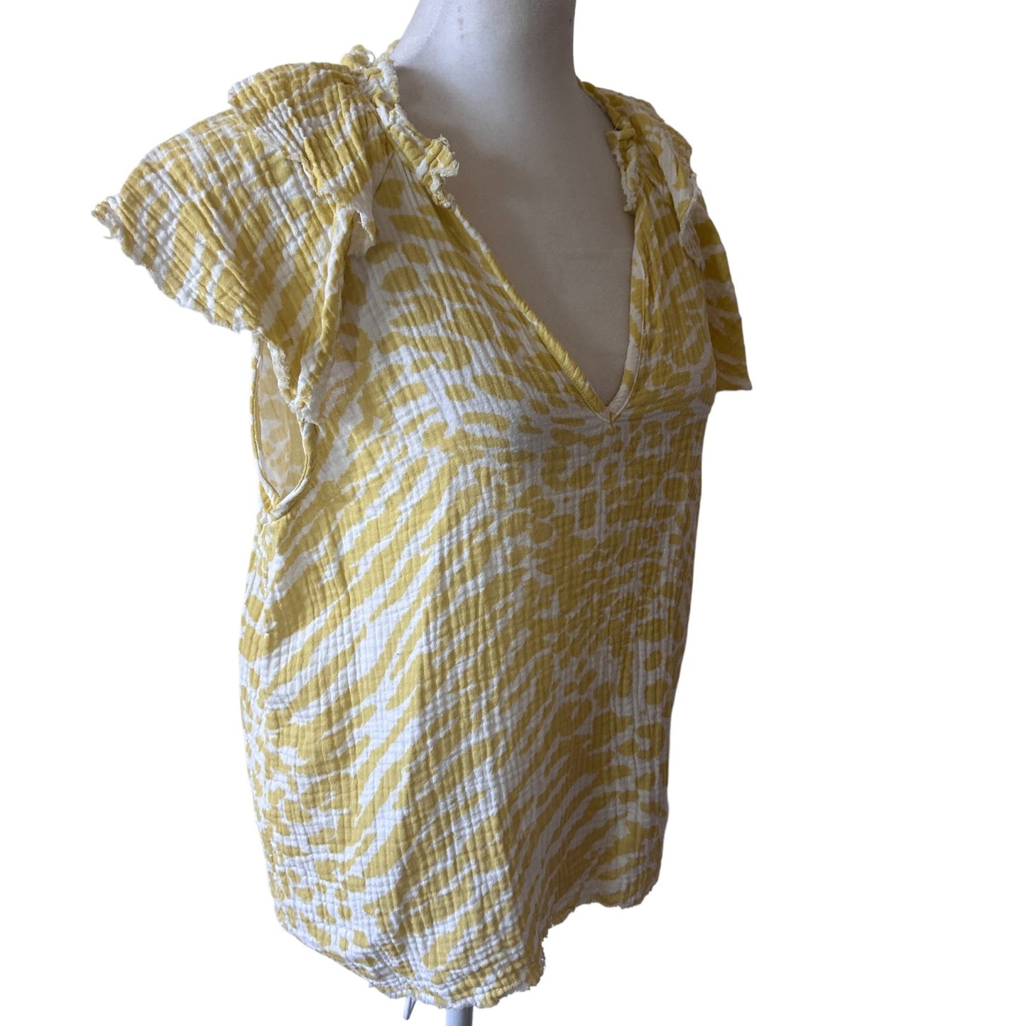 Nation Ltd Los Angeles Yellow, White V-Neck Flutter Sleeve Top Womens Size Small