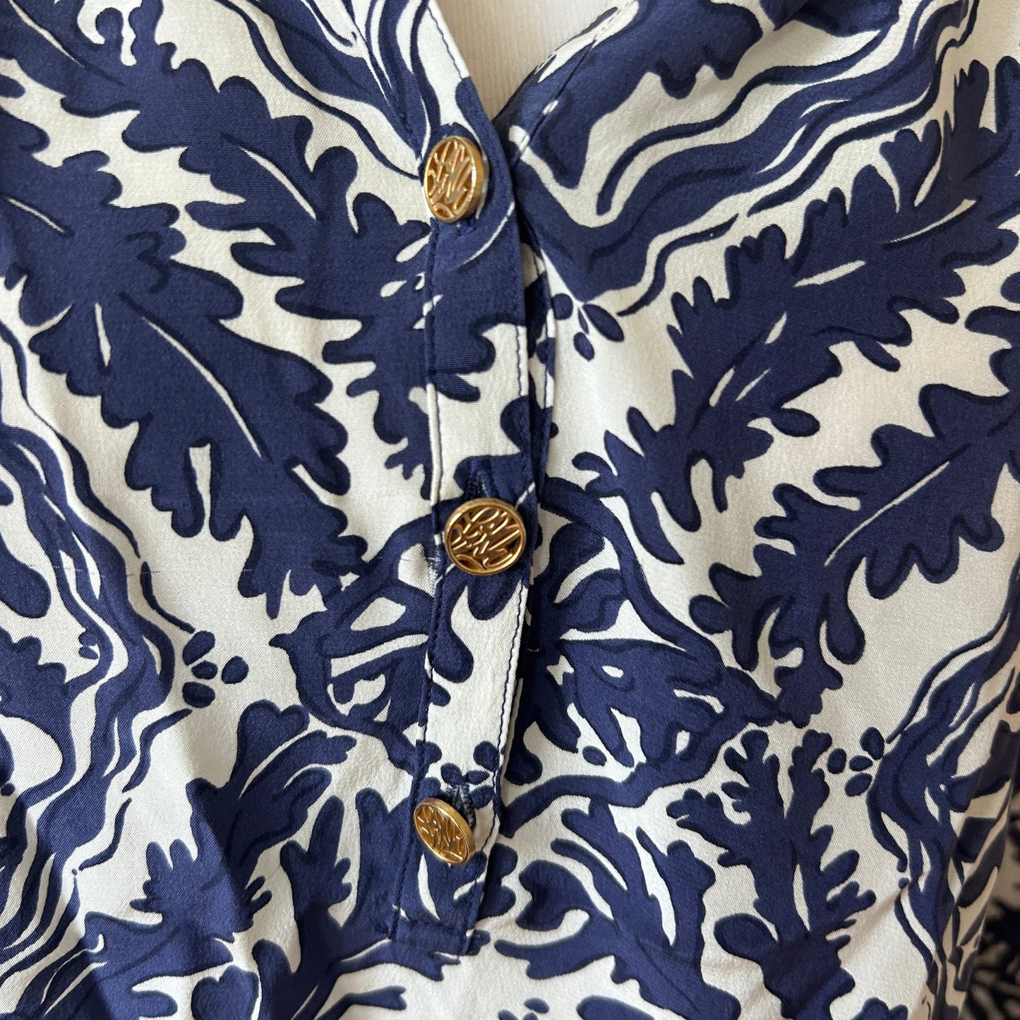 Lilly Pulitzer Elsa Silk Top Navy Blue and White Coral Design Beachy Size Small