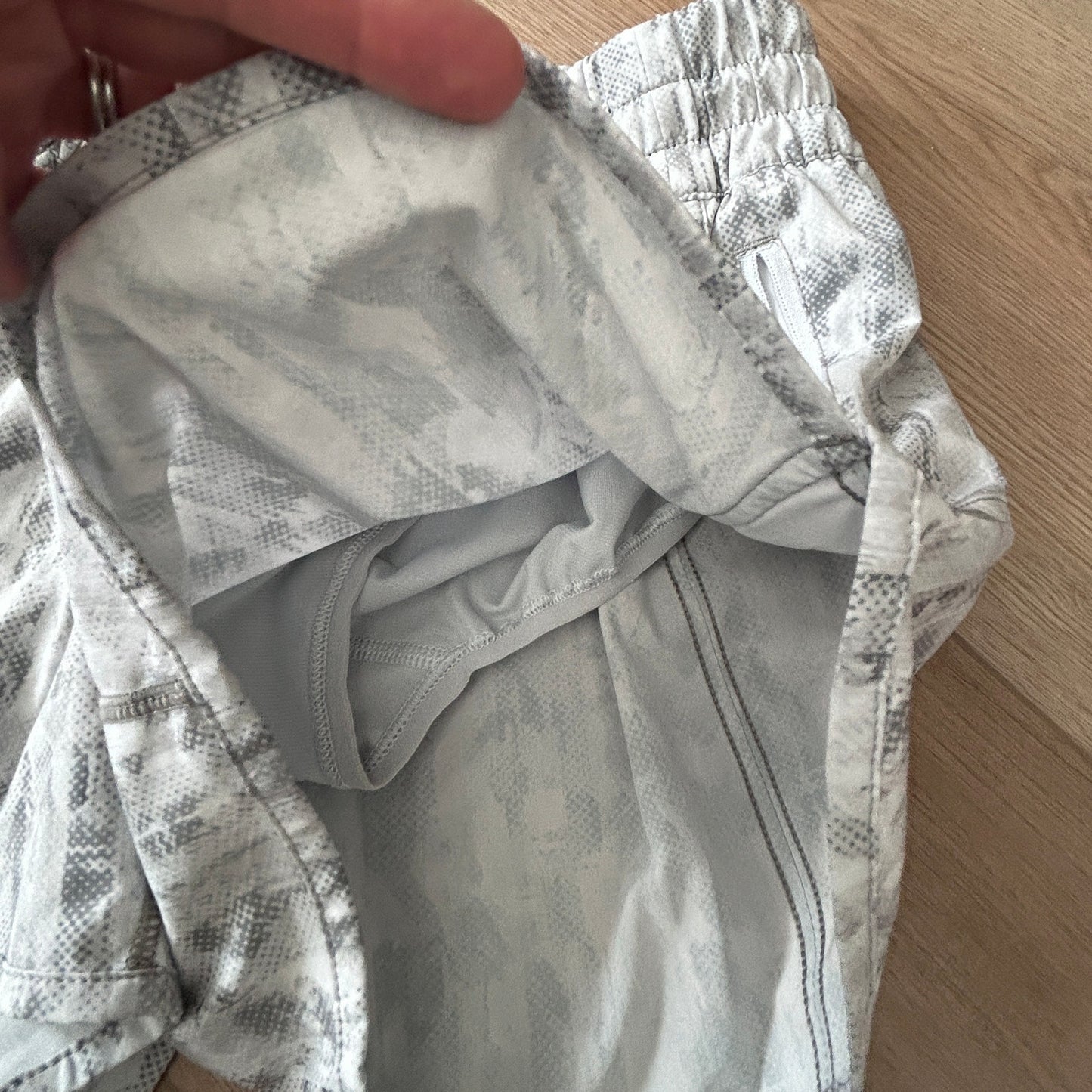 Lululemon Gray and White Camo Tracker Lined Short Womens Size 6