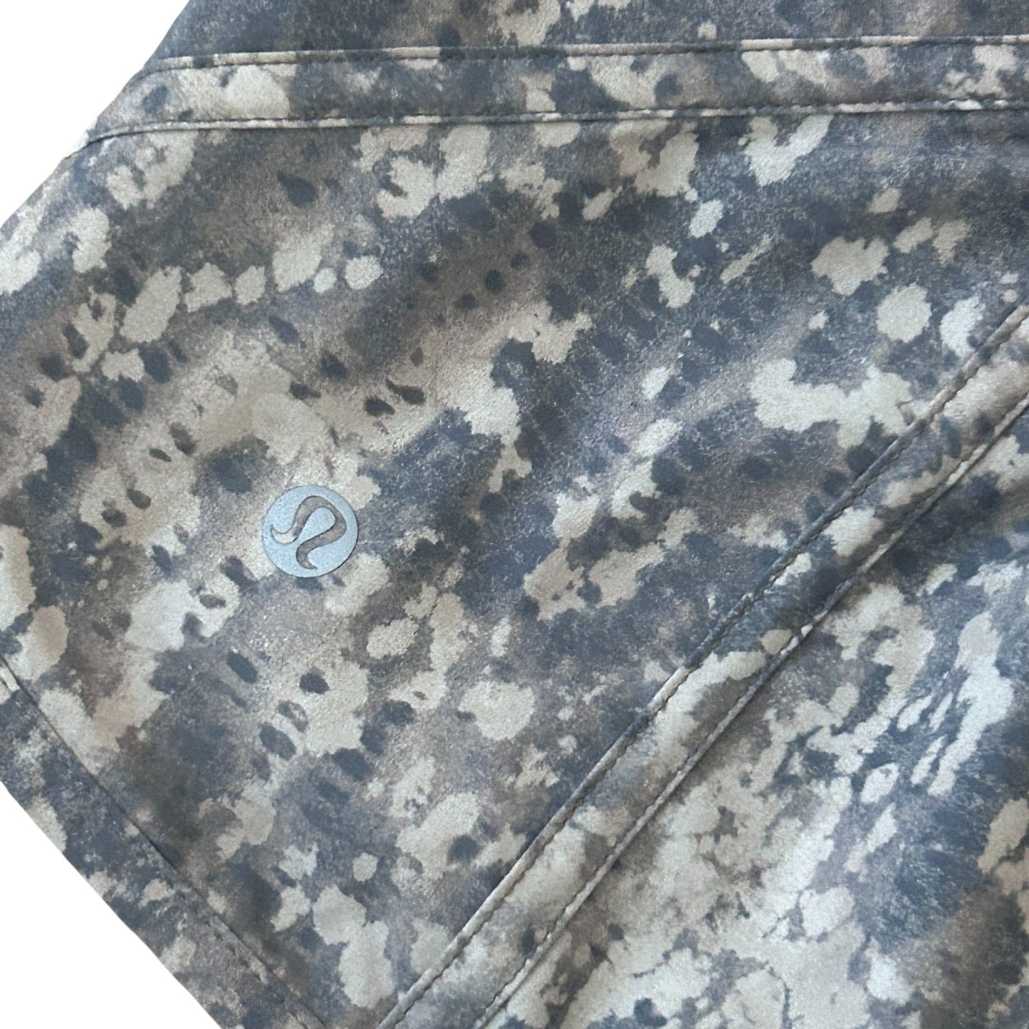 Lululemon Olive Green and Tan Camo Lined Tracker Short Womens Size 6