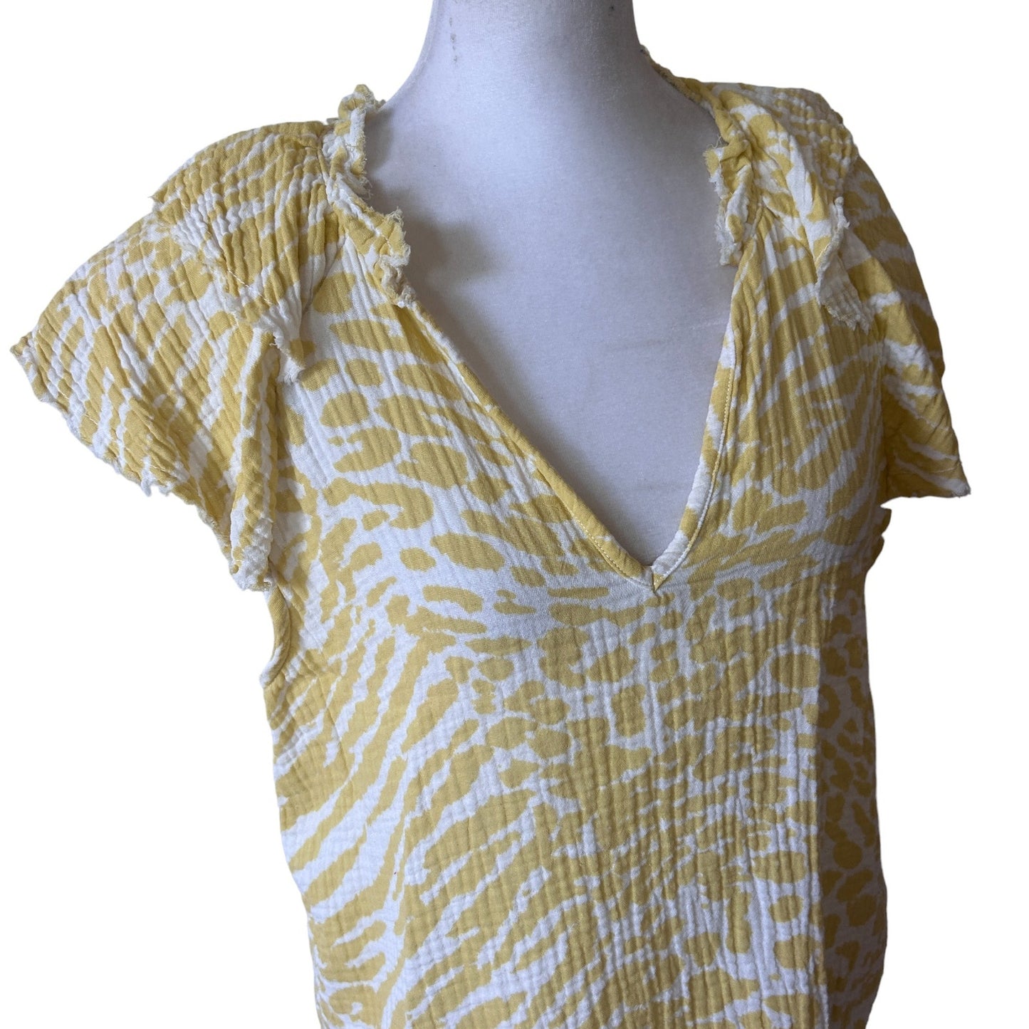 Nation Ltd Los Angeles Yellow, White V-Neck Flutter Sleeve Top Womens Size Small