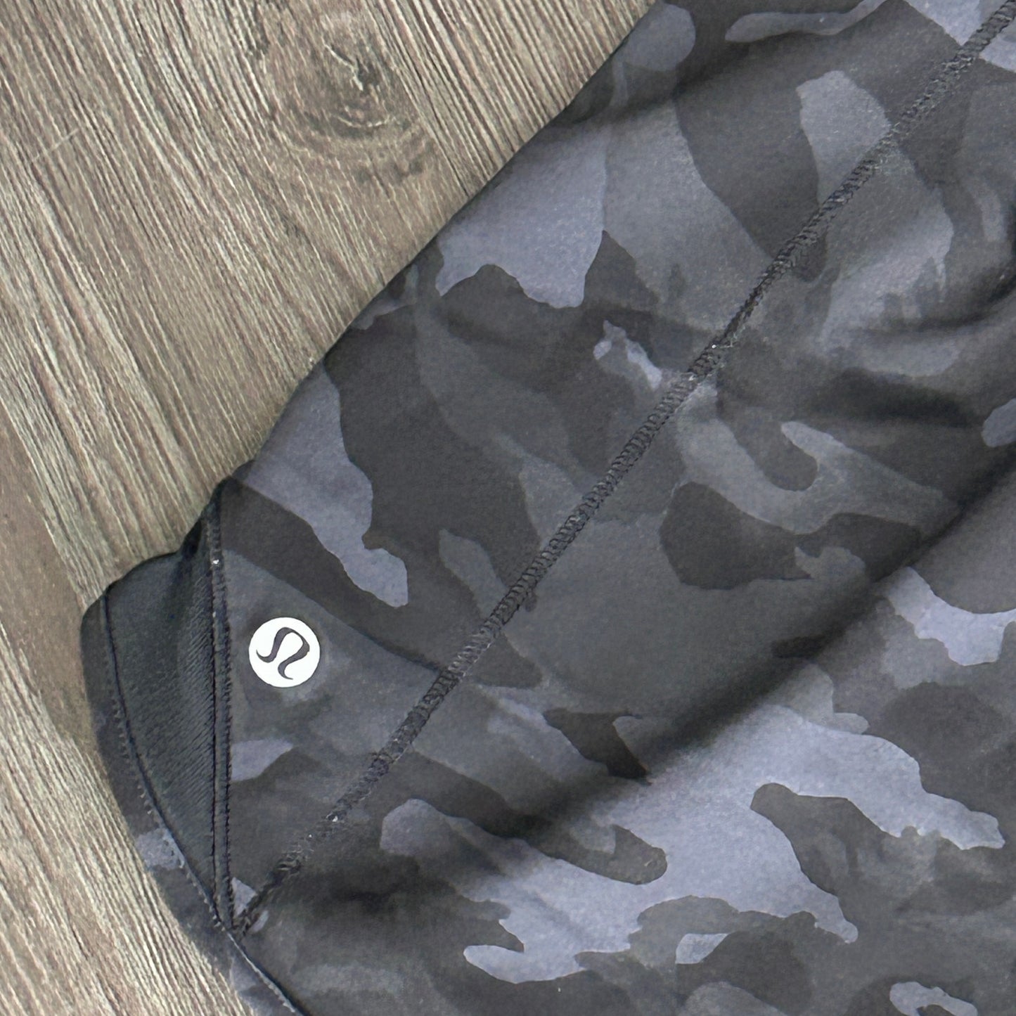 Lululemon Black Camo Hotty Hot High-Rise Lined Short 4" Womens Size 8 Tall